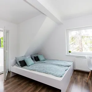 Pensjonat White Rooms Rentyear Apartments, Gdańsk
